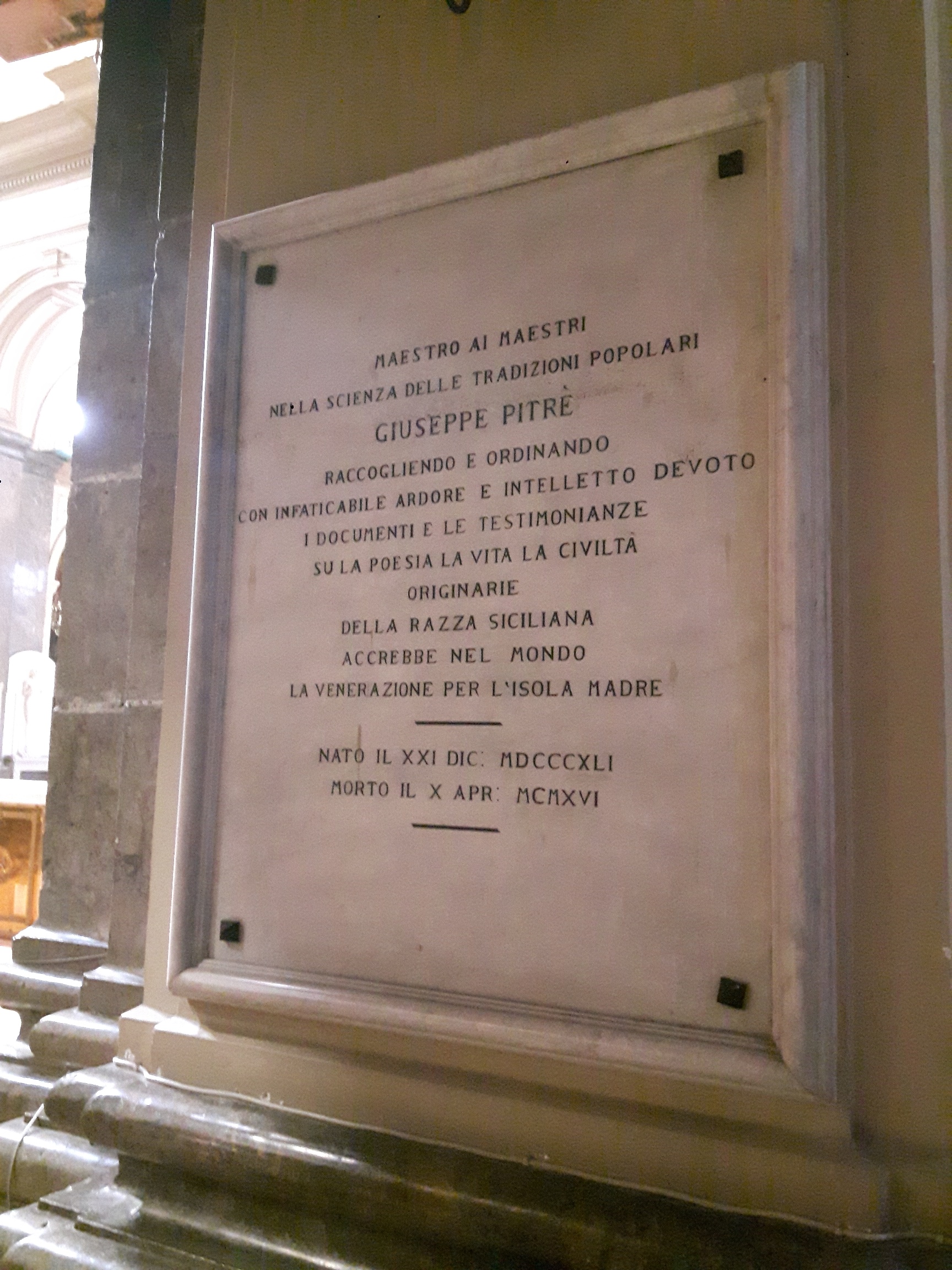 Giuseppe Pitré's tomb, Church of San Domenico, Palermo (1).jpg